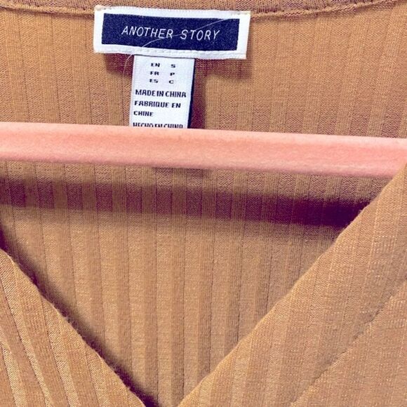 𝅺🌷 Suzy Shier 🌷 Camel Tan Soft Knit 3/4 Sleeve Button Dress - Picture 2 of 4